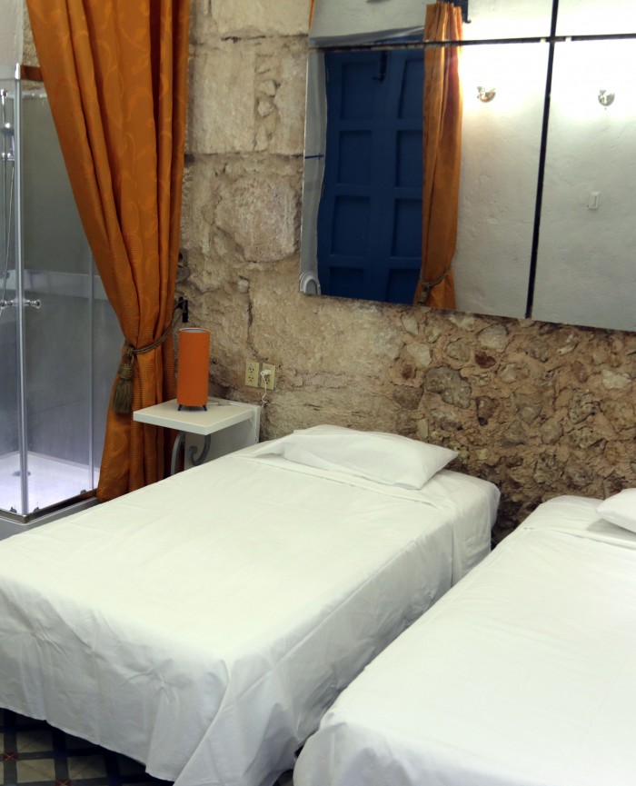 standard_room_beds2